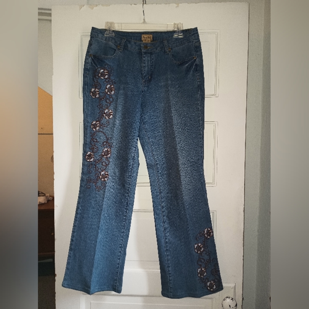 Jeans - Picture 2 of 6